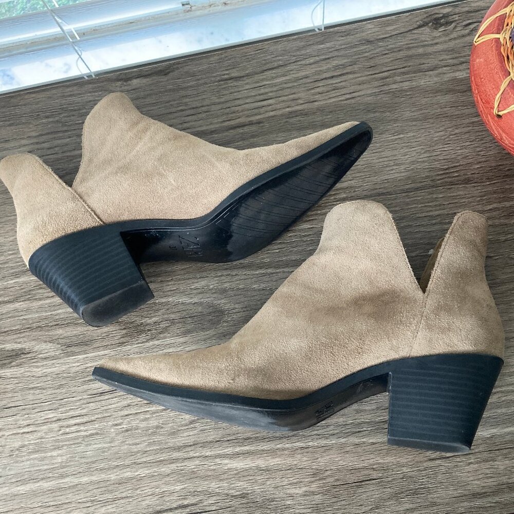 Zara Tan Suede Pointy  Slip On Ankle Boot    37 Eur.   6.5 US